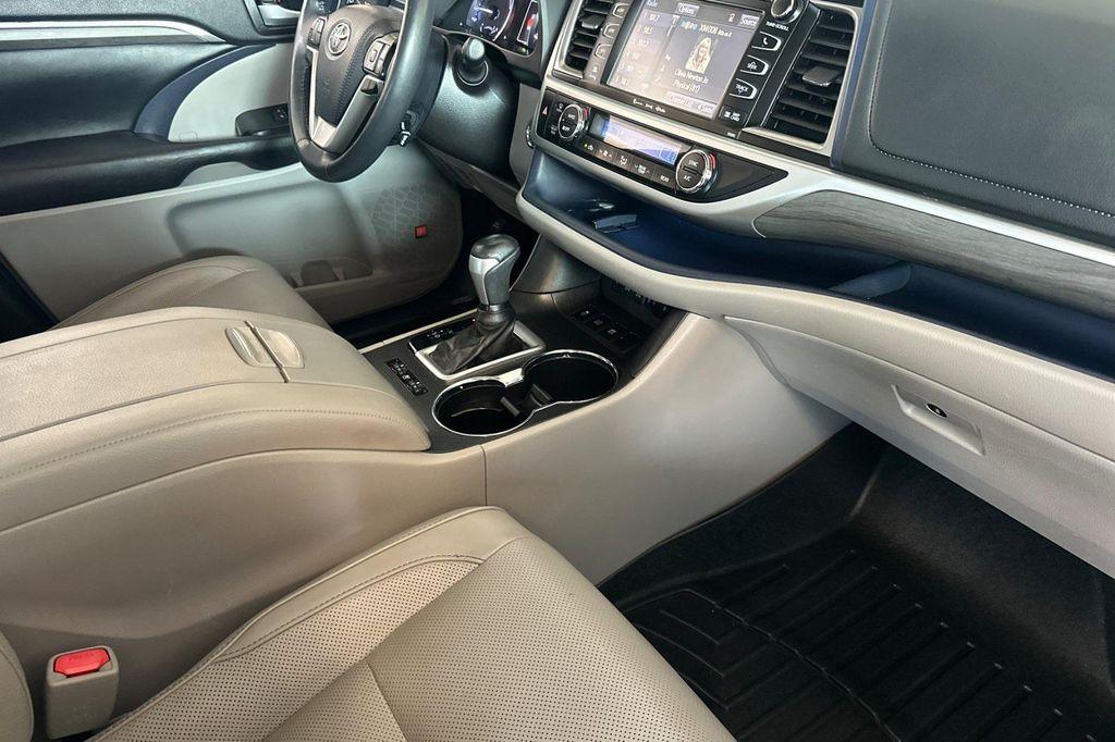 used 2019 Toyota Highlander Hybrid car, priced at $23,998