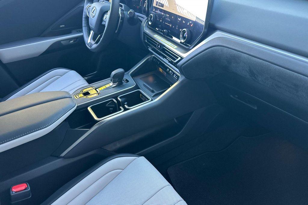 new 2026 Lexus TX 500h car, priced at $76,398