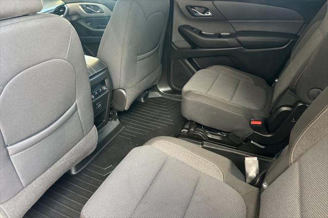 used 2021 Chevrolet Traverse car, priced at $27,998