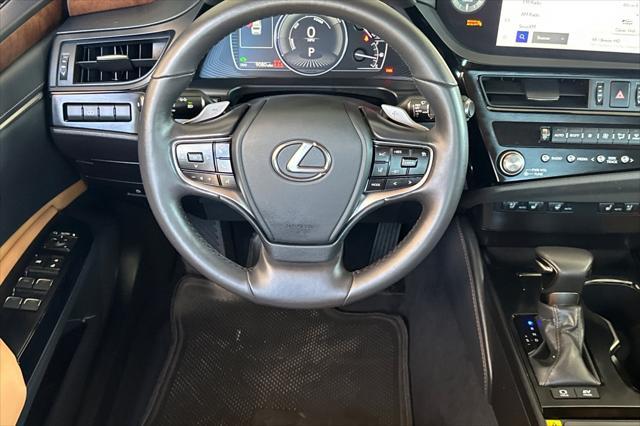 used 2025 Lexus ES 300h car, priced at $44,998