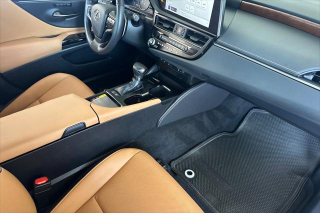 used 2025 Lexus ES 300h car, priced at $44,998