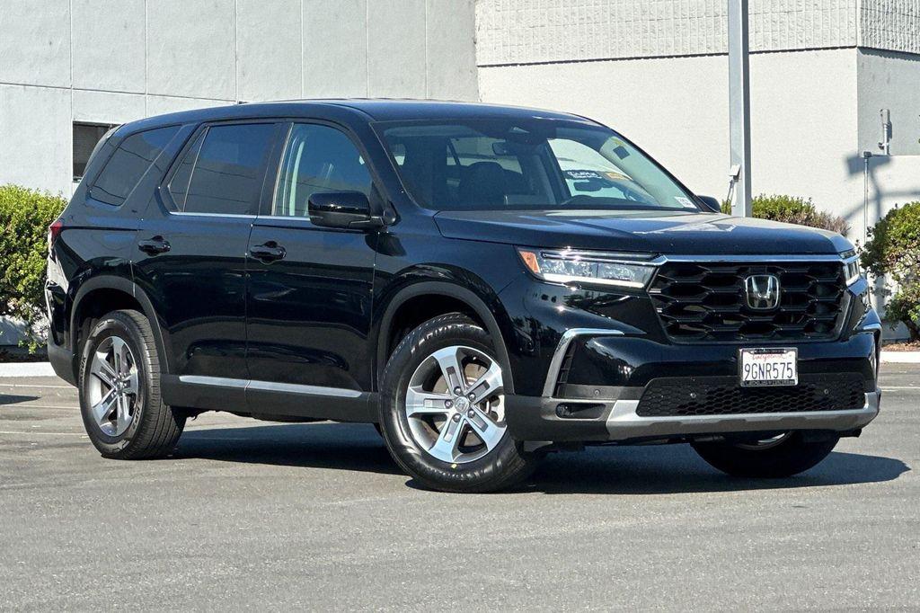 used 2023 Honda Pilot car, priced at $34,588