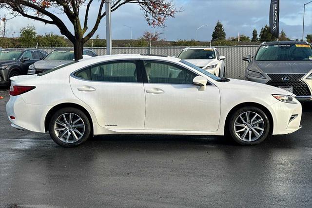 used 2017 Lexus ES 300h car, priced at $16,998