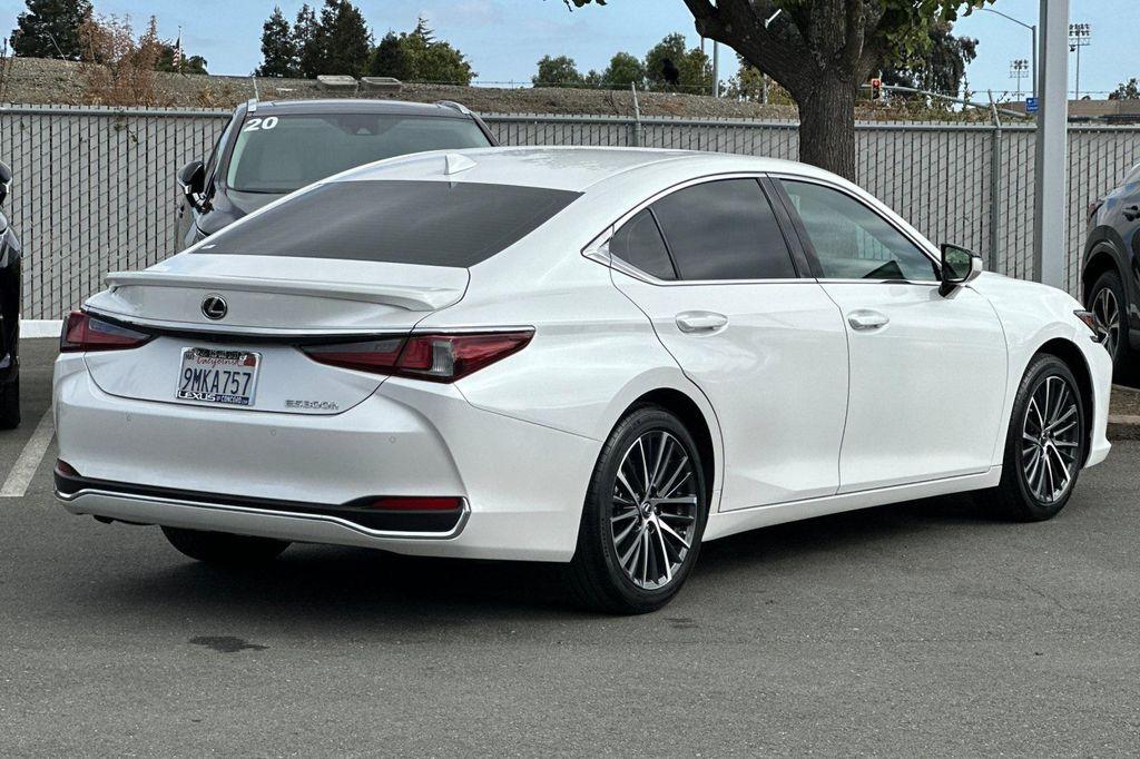 used 2024 Lexus ES 300h car, priced at $39,588
