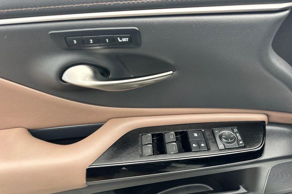 used 2024 Lexus ES 300h car, priced at $39,588