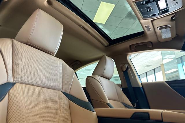 new 2025 Lexus ES 300h car, priced at $56,609