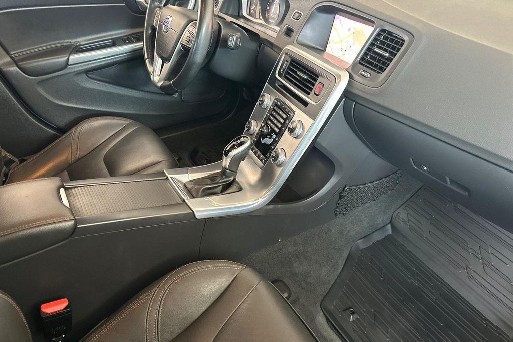 used 2018 Volvo V60 Cross Country car, priced at $19,288