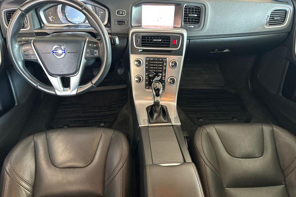 used 2018 Volvo V60 Cross Country car, priced at $19,288