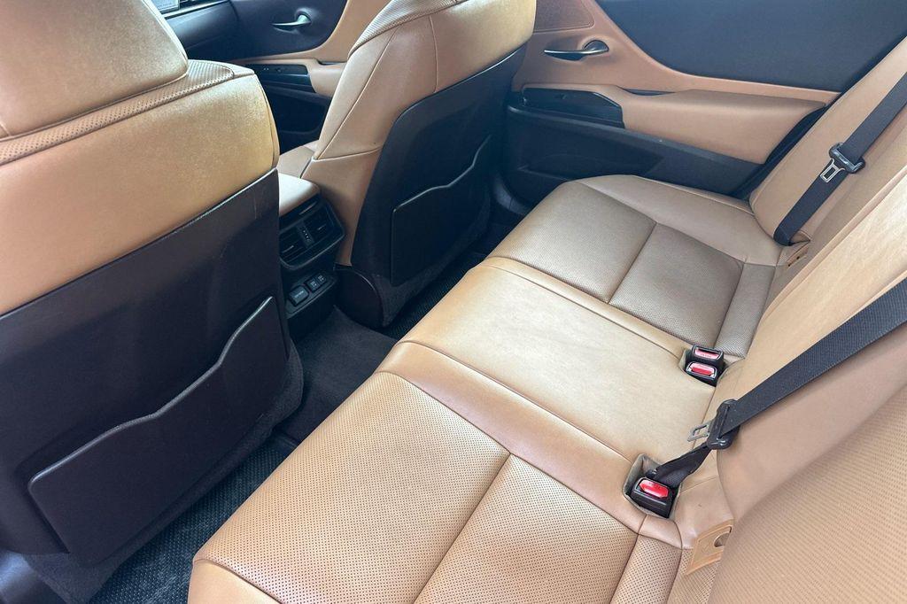 used 2021 Lexus ES 300h car, priced at $27,788