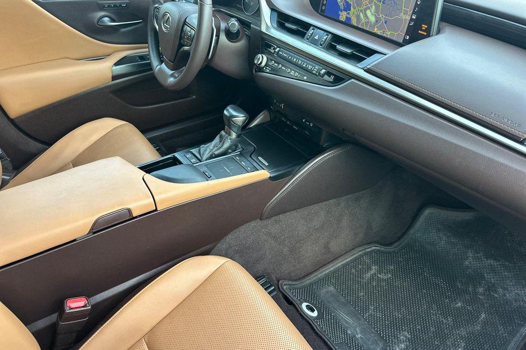 used 2021 Lexus ES 300h car, priced at $27,788