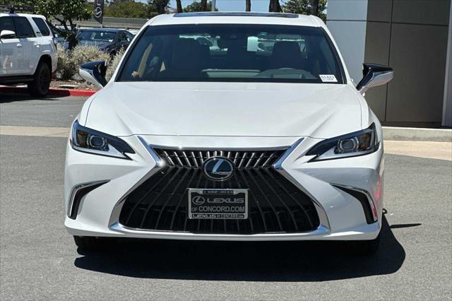 new 2024 Lexus ES 300h car, priced at $50,870