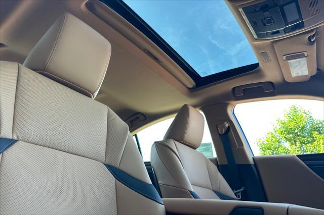 new 2025 Lexus ES 300h car, priced at $50,899