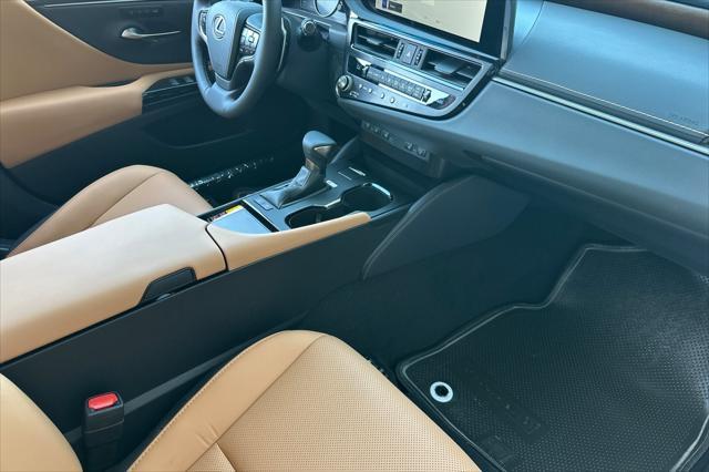 new 2025 Lexus ES 300h car, priced at $50,899