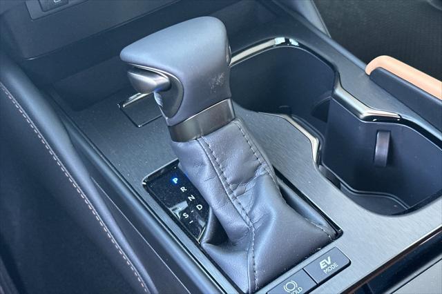 new 2025 Lexus ES 300h car, priced at $50,899