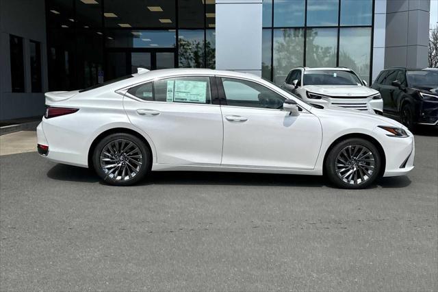 new 2024 Lexus ES 300h car, priced at $56,570