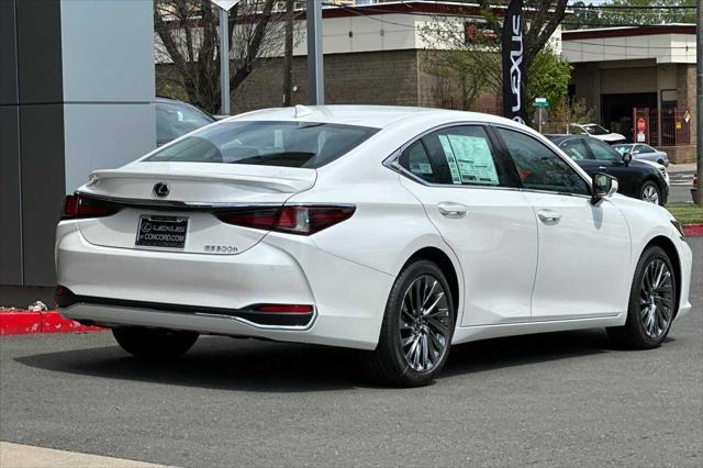 new 2024 Lexus ES 300h car, priced at $56,570