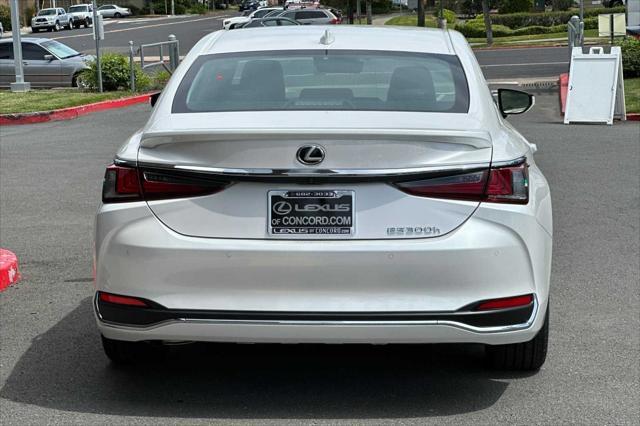 new 2024 Lexus ES 300h car, priced at $56,570