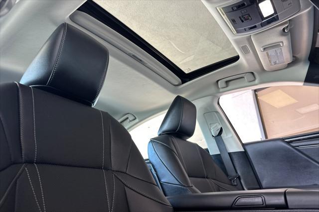 used 2022 Lexus ES 300h car, priced at $44,998