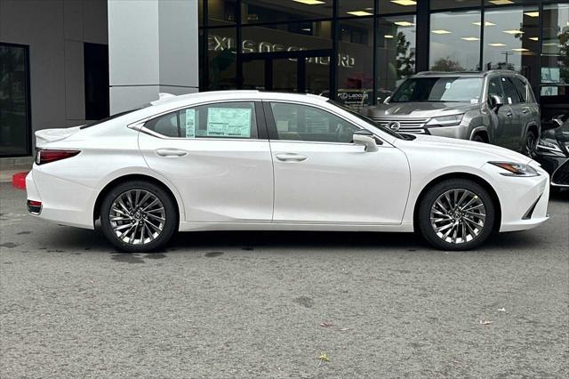 new 2025 Lexus ES 300h car, priced at $56,609