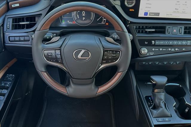 new 2025 Lexus ES 300h car, priced at $56,939