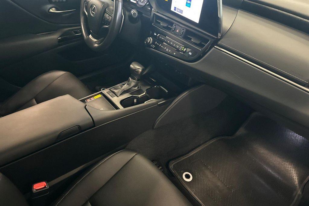 used 2025 Lexus ES 350 car, priced at $41,588