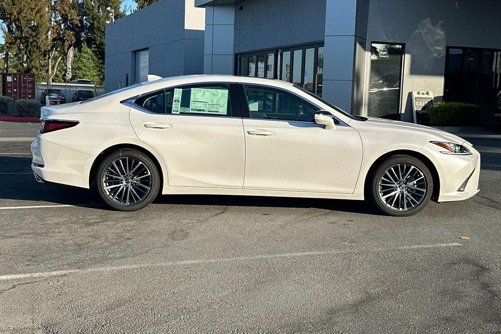new 2025 Lexus ES 350 car, priced at $47,714