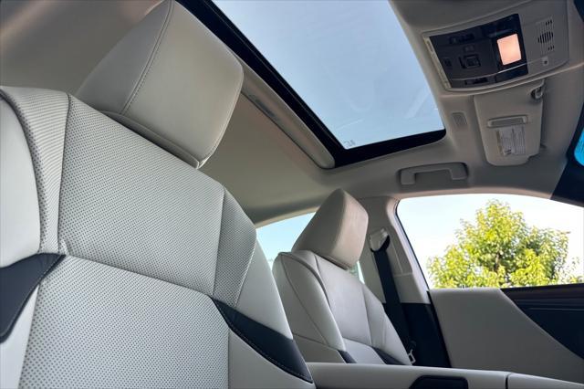 new 2025 Lexus ES 300h car, priced at $50,399