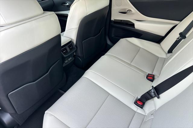 new 2025 Lexus ES 300h car, priced at $50,399