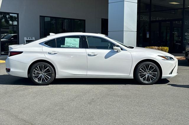 new 2025 Lexus ES 300h car, priced at $48,894