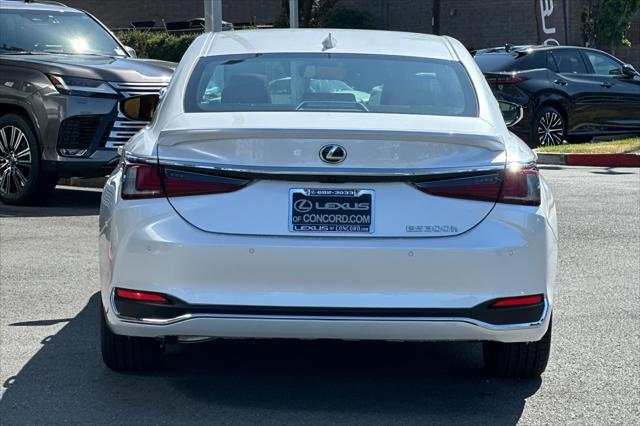 new 2025 Lexus ES 300h car, priced at $48,894