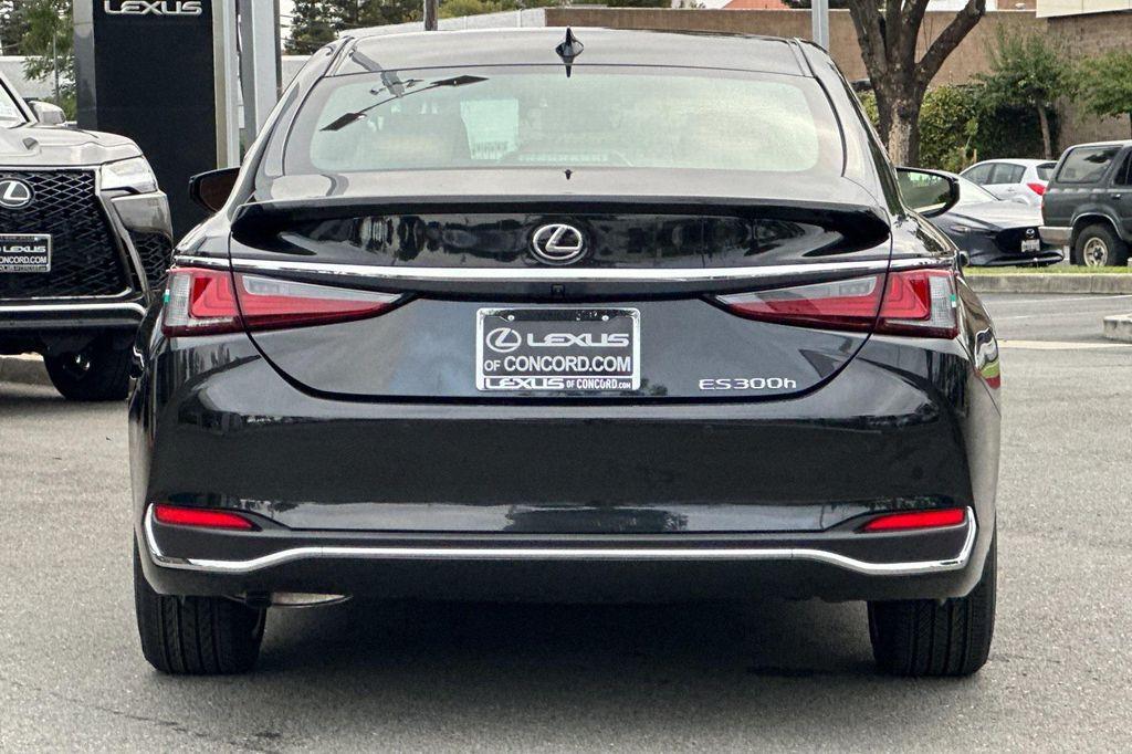 new 2025 Lexus ES 300h car, priced at $51,019