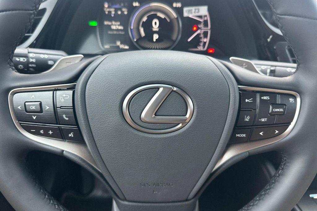 new 2025 Lexus ES 300h car, priced at $51,019