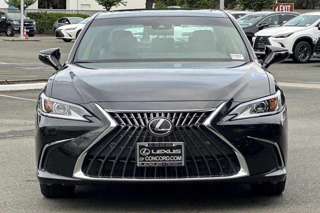 new 2025 Lexus ES 300h car, priced at $51,019