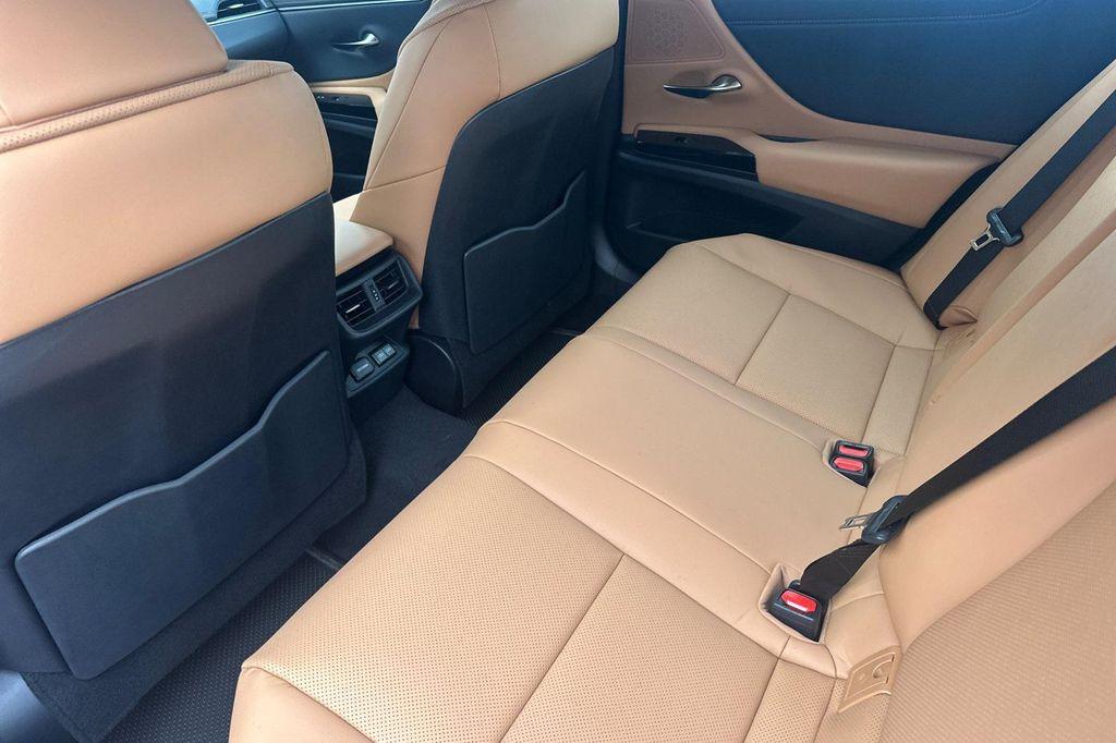 new 2025 Lexus ES 300h car, priced at $51,019