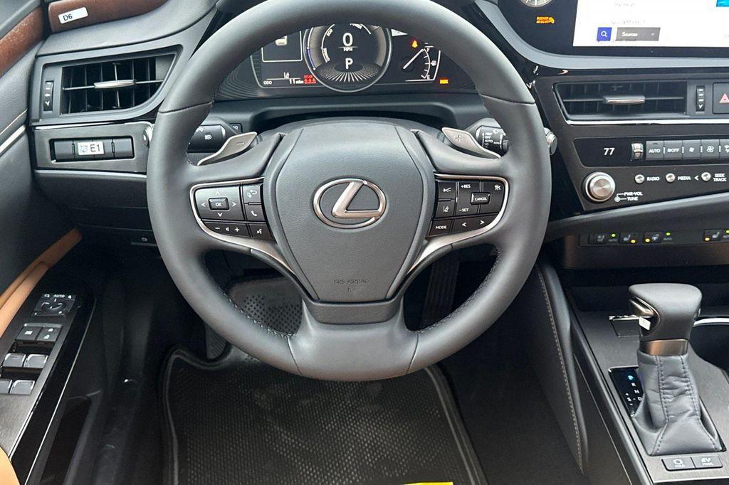 new 2025 Lexus ES 300h car, priced at $51,019