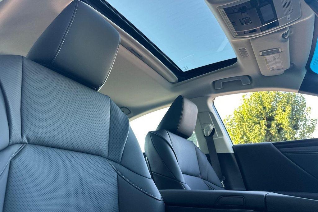 new 2025 Lexus ES 350 car, priced at $47,714