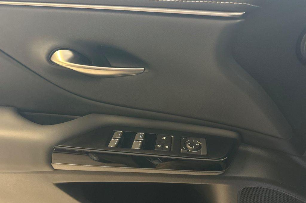 new 2025 Lexus ES 350 car, priced at $44,164