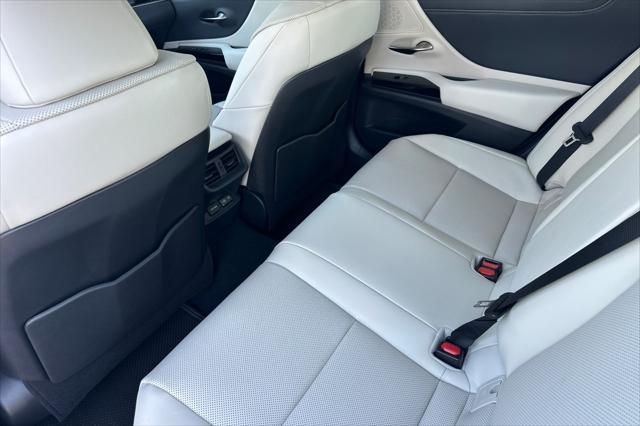 new 2025 Lexus ES 300h car, priced at $52,339
