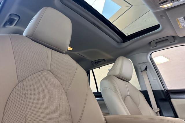 used 2022 Toyota Highlander car, priced at $41,998