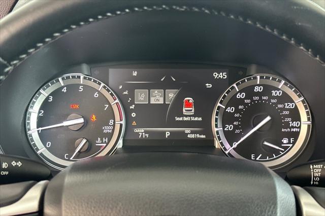 used 2022 Toyota Highlander car, priced at $41,998