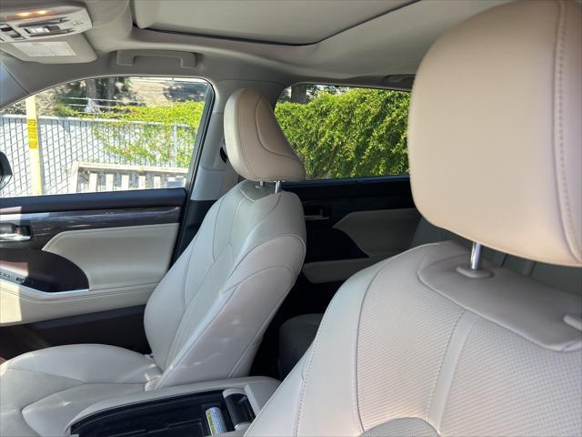 used 2022 Toyota Highlander car, priced at $41,998