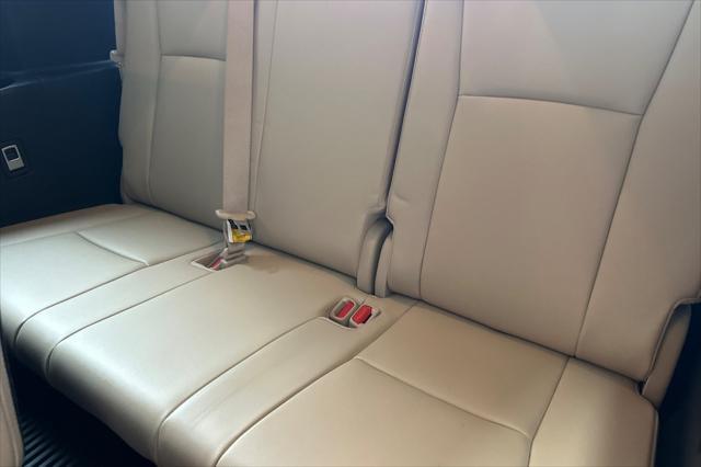 used 2022 Toyota Highlander car, priced at $41,998