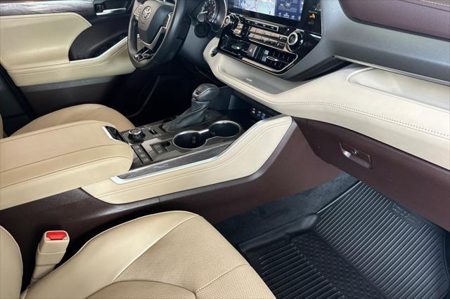 used 2022 Toyota Highlander car, priced at $41,998