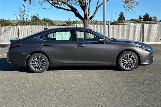 used 2022 Lexus ES 300h car, priced at $35,998