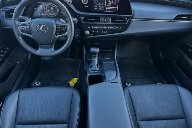 used 2022 Lexus ES 300h car, priced at $35,998