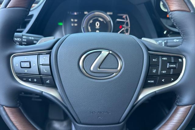 new 2025 Lexus ES 300h car, priced at $56,609
