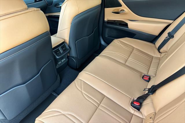 new 2025 Lexus ES 300h car, priced at $56,609