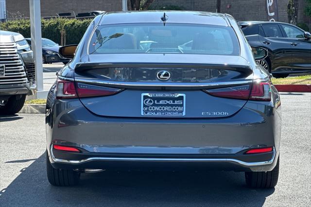 new 2025 Lexus ES 300h car, priced at $56,609