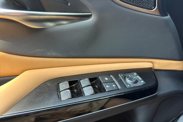 new 2025 Lexus ES 300h car, priced at $56,609