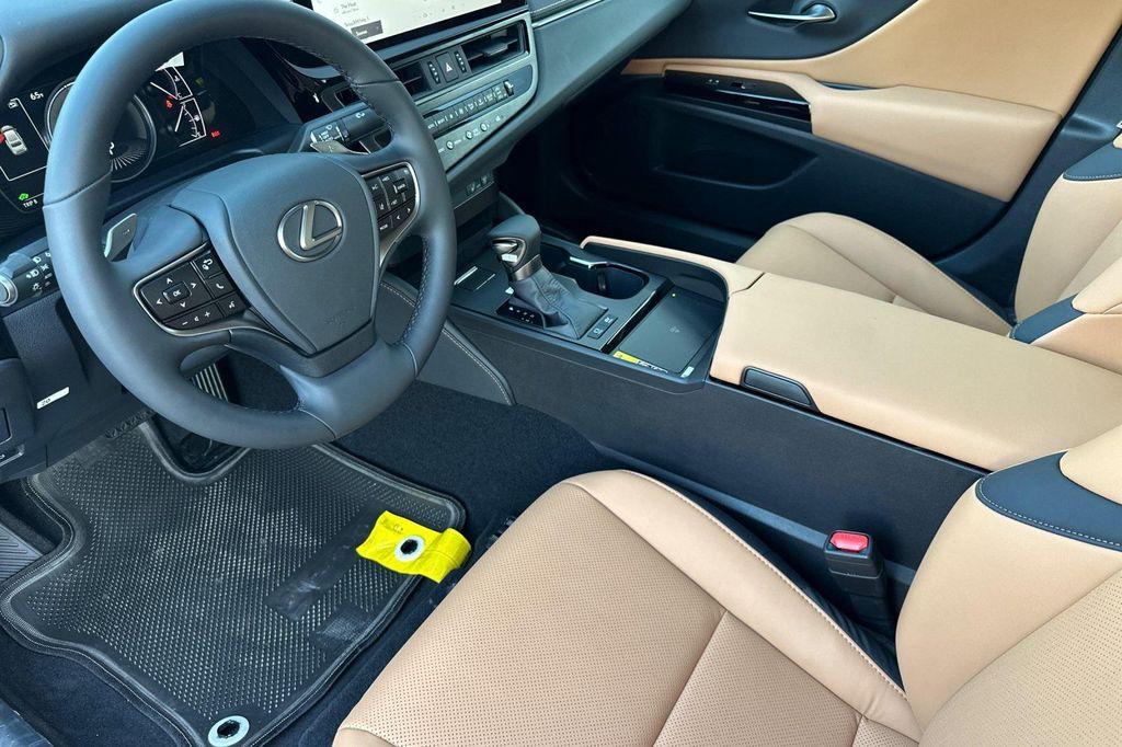 new 2025 Lexus ES 300h car, priced at $51,019